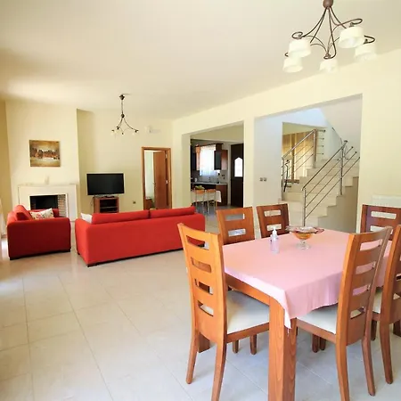 Cheerful Villa Filerimos *